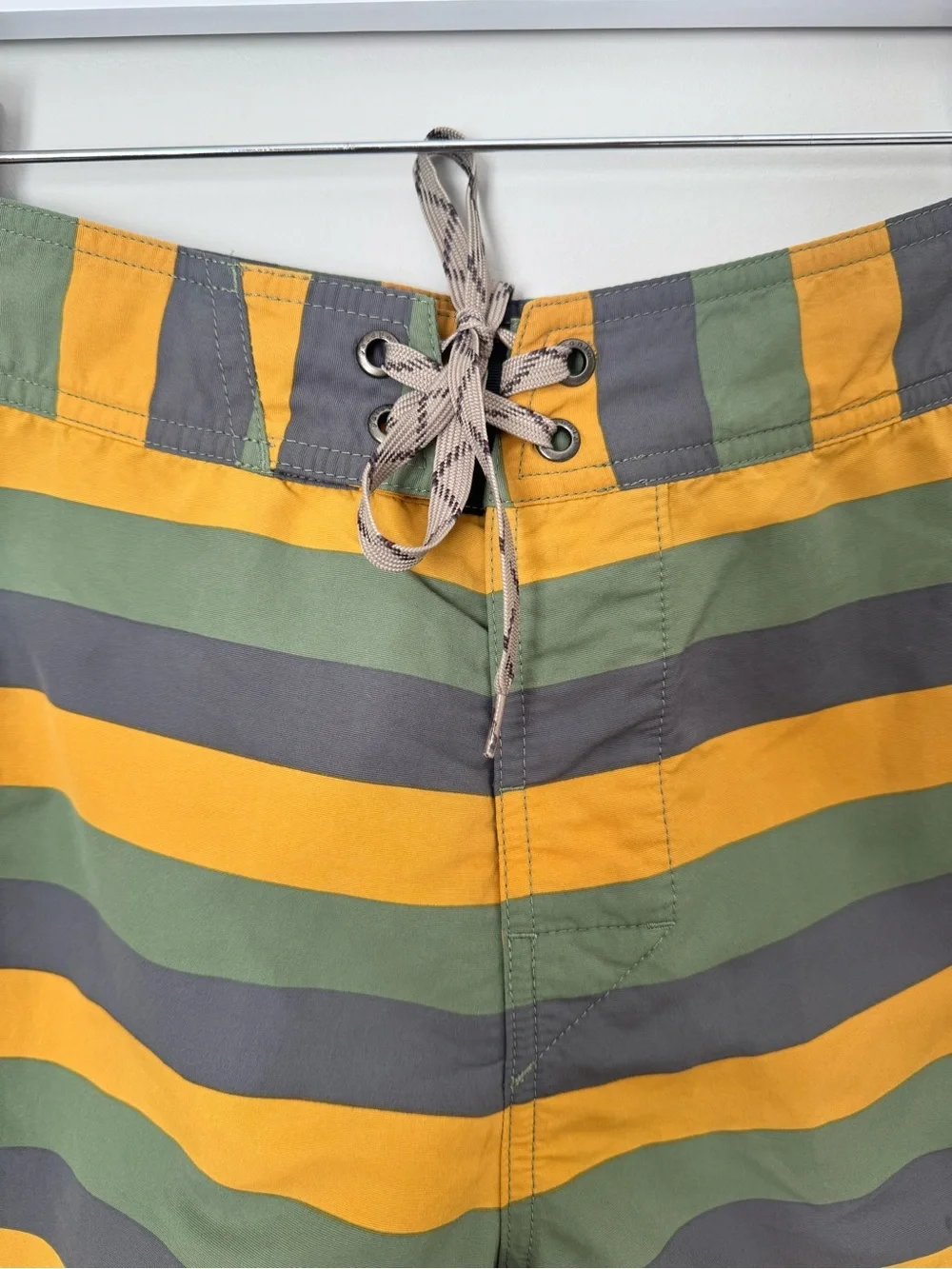 Patagonia Wavefarer Board Short Men 31 Strip Swim Truck Drawstring